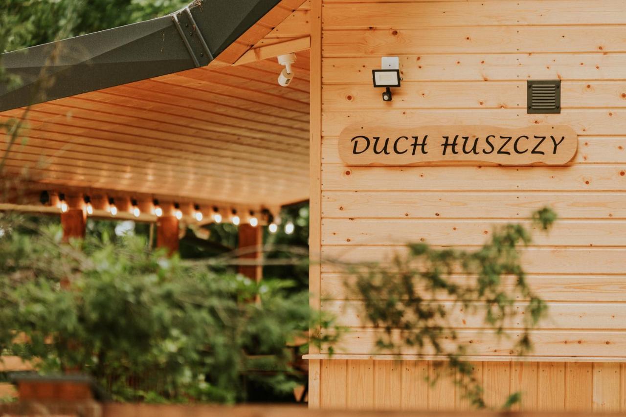 Duch Huszczy W Srodku Sosnowego Lasu Lomazy 외부 사진